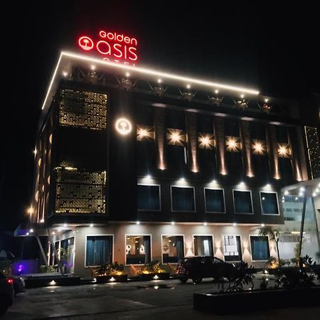 Golden Oasis Hotel Mahesana Luaran gambar